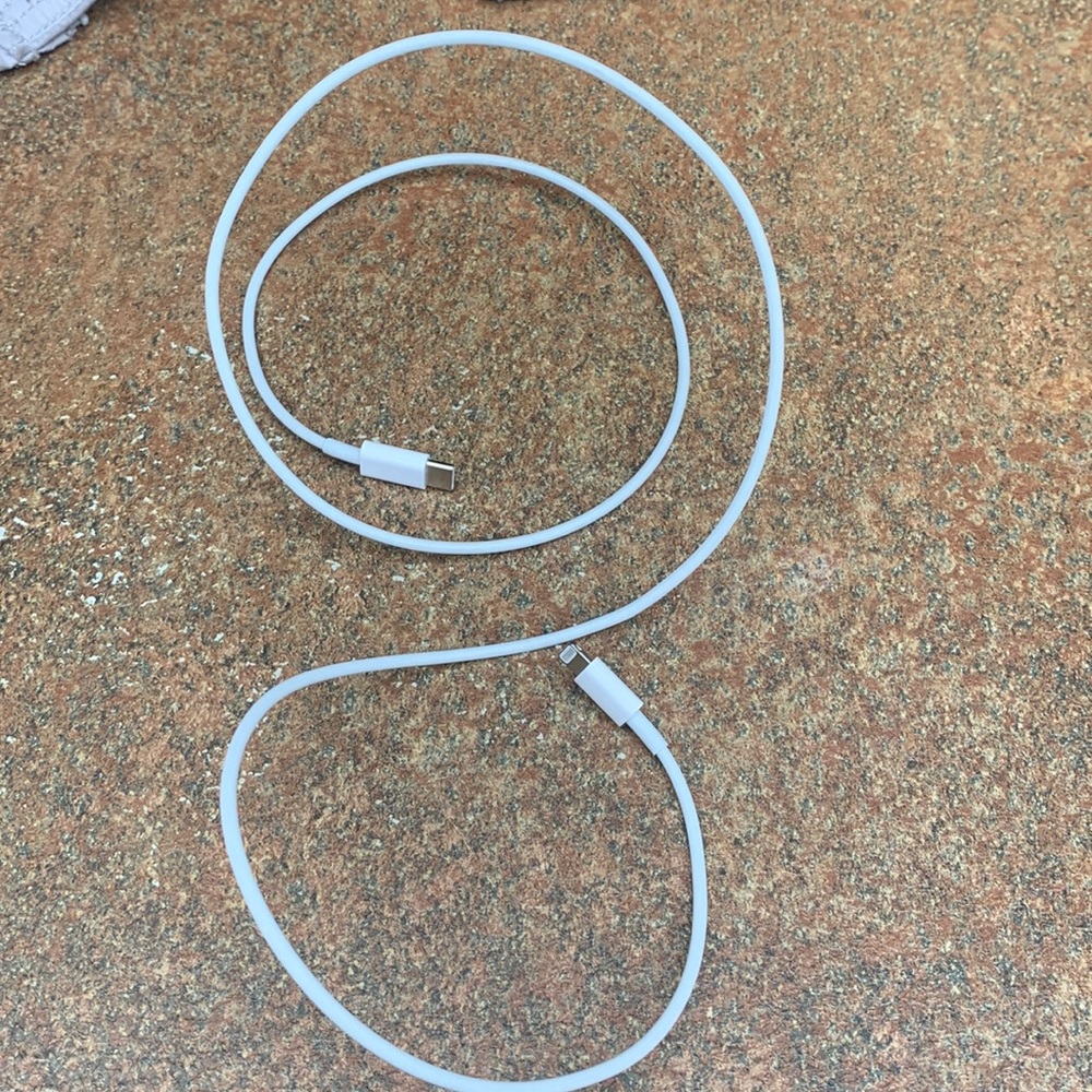 Apple- USB-C to Lightning Cable (1 m)